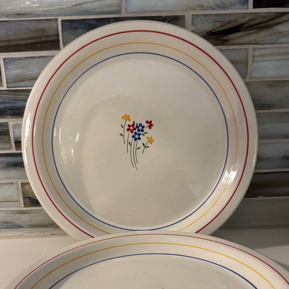 Epoch salad plates Crayons - set of 8 - VINTAGE